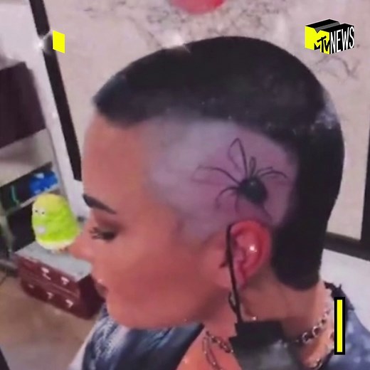 Le nouveau tattoo de Demi est tellement gros 👀 | MTV France