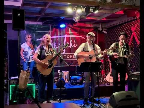 Conundrum Live | Traditional Folk from Around the World at The Tahi