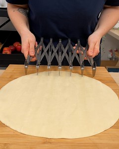 723K views · 1.7K reactions | Caramel Apple Hand Pies! Here's the in-cider info: this dessert is delicious  | Chefclub Network | Facebook