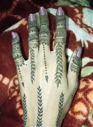 Simple backhend mehndi design 😄#shorts #ytshorts #mehndi #trandingshorts