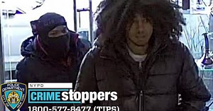 Police searching for suspects in Brooklyn smoke shop robbery