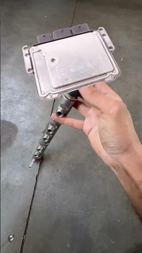 What problems can occur if the fuel rail pressure sensor is bad and how does it work #automobile