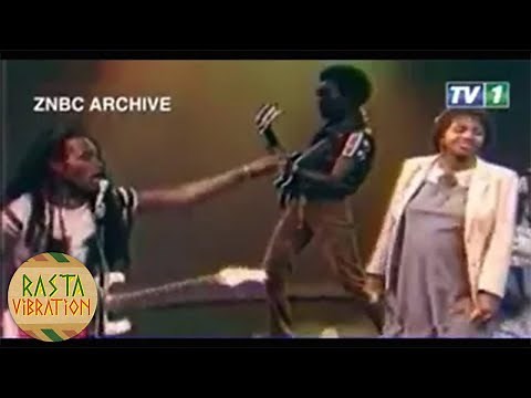 Paul ‘’Ngozi’’ Nyirongo - Nalema Vokambakamba ft. Wife Linda & The Ngozi Family Band