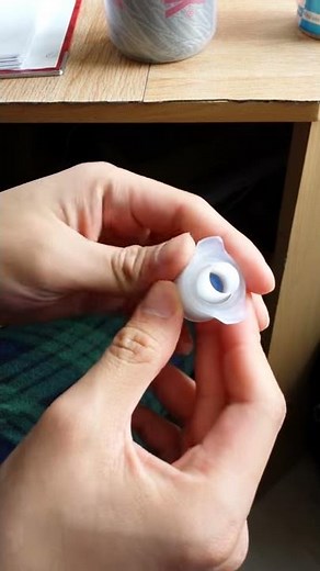 How to open the top cover of a Camelbak bottle | DayanaZahari