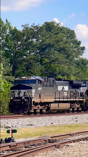 Northfolk Southern #4017 pulling an intermodal train thought Duluth GA