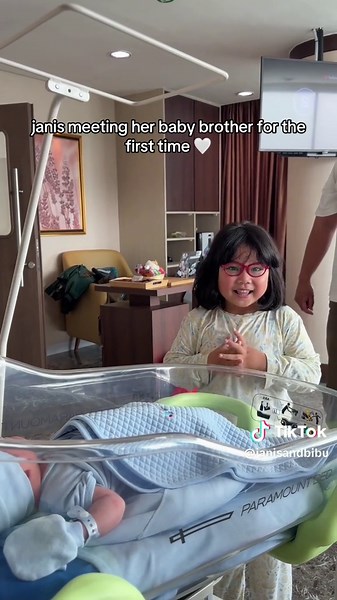 Janisandbibu (@janisandbibu)’s video of janisandbibu makan