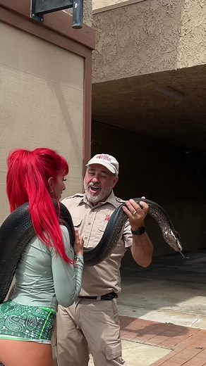 Cloning a Cute Girl in a DNA Laboratory🧬 | cloned human