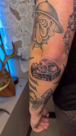 Classic Skull Tattoo Design: Timeless Elegance