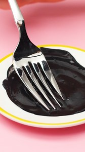 Impress your guests with these easy ideas to upgrade your place settings! | Crafty