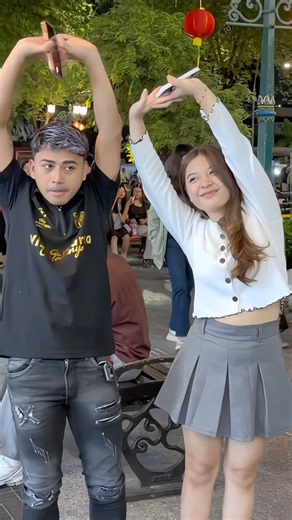 prank following the movements of beautiful girls