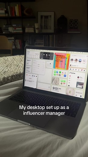 How come no one told me about desktop widgets on mac???? I have been living under a ROCK #workefficiency #taskmanagement #desktop #worklife #worksmart #worksmarternotharder #tech #techtok #widget