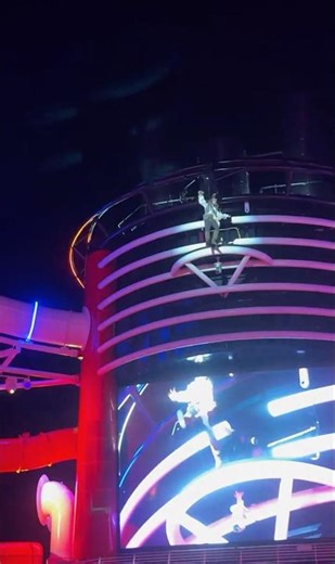 Best Moment at Disney’s Pirates Parlay Party | Captain Jack Sparrow’s Funnel Jump Stunt #disney