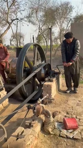 Old Black Engine Starting!! Biggest Hp old Model Engine Diesel Engines