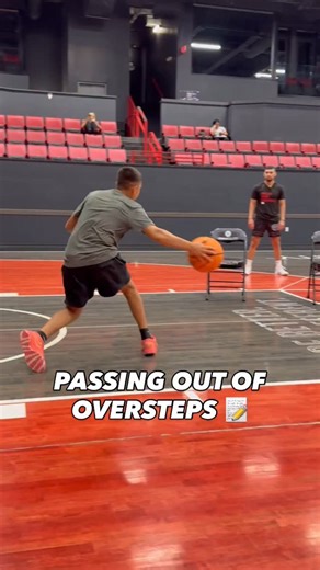 Skilled Game Basketball on Instagram: "If you want to be a great passer, you have to work on different ways to deliver passes through tight gaps. Try this Wrap pass and Kick Bounce Pass out of an Overstep Stop. 🔑 The goal is to hit the middle of the gap and quickly get the ball to your partner. The width of the gap can be adjusted according to the capabilities of the passers. Players can relocate for a shot out of the pass or focus strictly on the passing rep itself. @damienrosalez stays workin