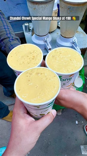 Fresh Mango Shakes 😍🥭 #mangoshake #viral #streetstyle #shorts