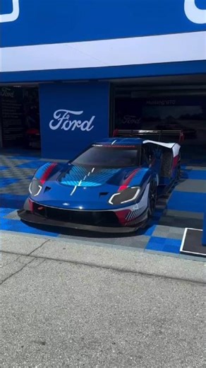"Ford GT Mk II Showcase – Extreme Track Machine in Full Racing Livery"