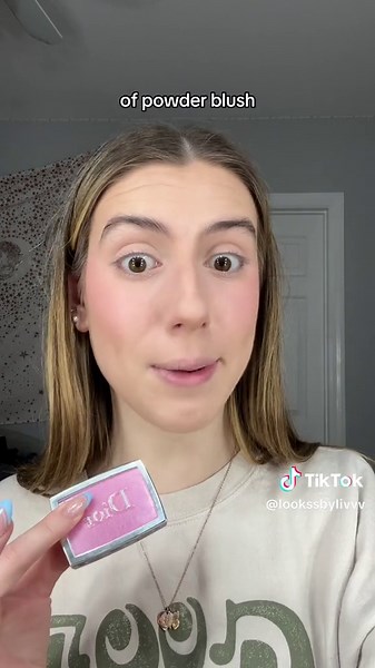 How to apply powder blush! #blushtutorial #blushhack #beginnermakeup #makeuptutorial