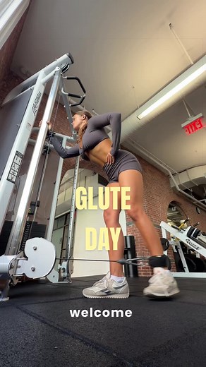 ep 3: glute day @Equinox my set is @Elite Eleven and you can use code ISYXEE for $$ off ✨🫶 what else do you guys want to see for this lock-in?? #gluteday #glutedayworkout #glutefocusedworkout #workoutroutine #glutesworkout