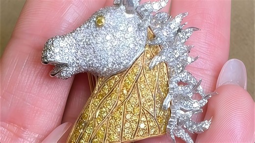 看到这钻石金马的人🧧马年都要发大财