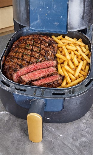 Cook Steak & French Fries In The Air Fryer! | Eitan Bernath