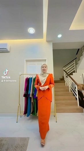 2.1K views · 12 reactions | Beg kuning kami ade dekat Tik tok De Impiana 懶 #deimpianaladiesfashion | De Impiana Ladies Fashion | Facebook