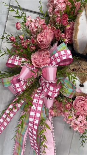 Create this adorable bunny wreath! 🐰
