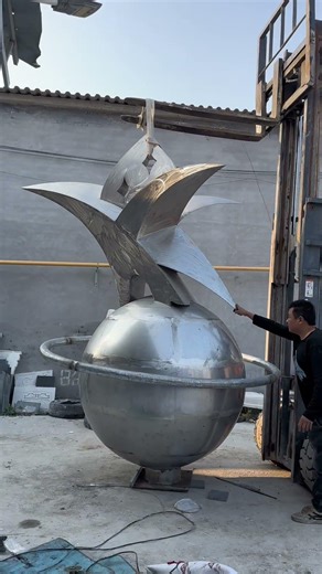 The crafting process undertaken by the artisan#sculpture #sculptureart #diy #artsculpture #art