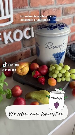 Rumtopf selbst machen: Tipps und traditionelle Rezepte