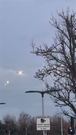 Endless line of planes glowing at dusk, descending into Heathrow-magic. #LHR #AvGeek