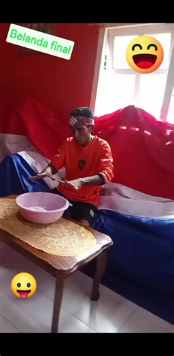 Belanda masuk final Piala Dunia? Reaksi & chant lucu fans