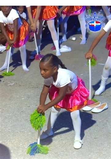 Lo ma’ chiquito del Batón Ballet El Higuito Barahona 🇩🇴 Presentación Fondo Negro 28-2-2026 #batonballetdominicanos #battonballetdominicanos #republicadominicana #bbd🇩🇴 #fondonegrobarahona🇩🇴