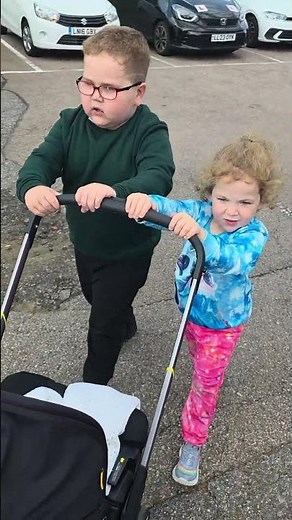 Family Vlog: Pram Time with Baby Logan (Aww!)