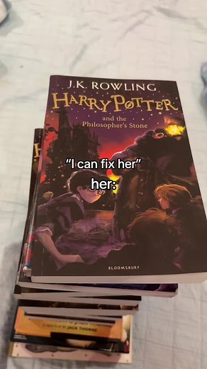 #harrypotter #hogwarts #books #reading #hermionegranger #marauders #ronweasley #slytherin #gryffindor🦁 #huflepuff #ravenclaw #fredweasley #georgeweasley #jkrowling