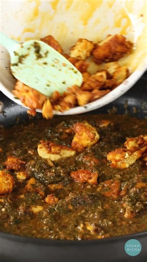 Vegan “Chicken” saagwala is an Indian chicken and spinach curry with a savory delicious sauce and tofu for the chikin. Serve this flavor-packed vegan version with naan, flatbread, rice or quinoa. Recipe in the comments #vegandinner #indianrecipes | Vegan Richa