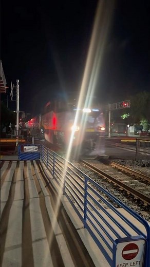 A very late Amtrak San Joaquin arrives into Hanford CA #amtrak