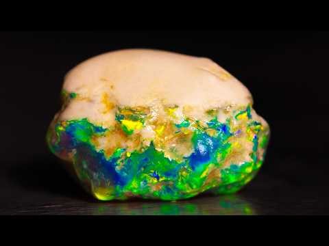 This Sand-Covered Rough Opal Was Hiding Something Incredible Inside