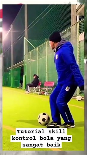 tutorial skill kontrol bola yang sangat baik. #shortvideo #football #trending