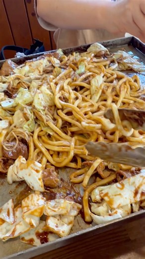 亀八食堂の味噌焼きホルモンうどんの焼き方！ #亀八食堂 #ホルモン焼き #味噌焼きうどん #ホルモンうどん #三重県亀山市