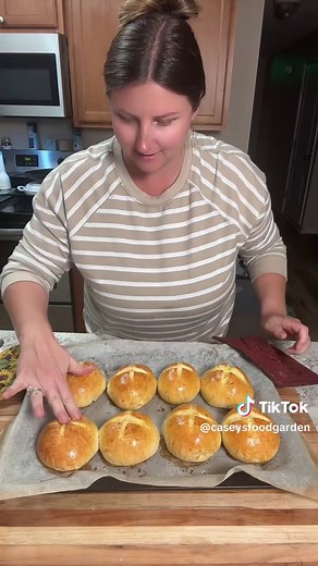 How to Make Perfect Homemade Pretzel Buns