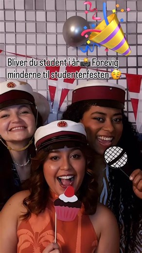 Photobooth | Denmark | Sweden on Instagram: "🎓 Student = minder for livet 🎉 Grin, huer og øjeblikke, du aldrig glemmer 📸 Selfiecam klarer minderne – I klarer festen. 👉 Forevig studenterfesten med Selfiecam"
