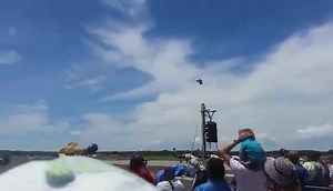 43K views · 645 reactions | The ACC F-22 Raptor Demo Team performed a great tribute to fallen Blue Angel #6 Capt. Jeff Kuss at the The Great Tennessee Air Show today. | AirshowStuff | Facebook
