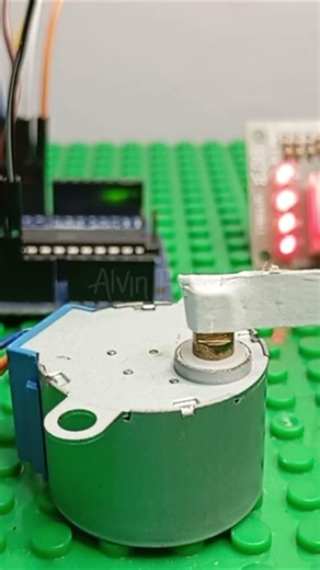 This Motor Moves Step by Step 🤯 | Arduino Stepper Motor (28BYJ-48)