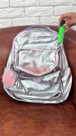 Praticidade com estilo! #kipling #voltasasaulas