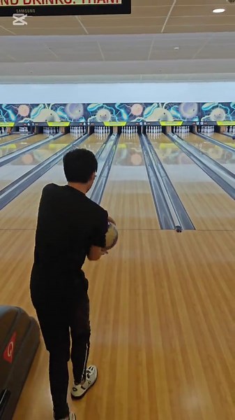 Bowling Techniques: Tips from Different Bowlers to Improve Your Game