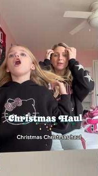 CHRISTMAS HAUL!! 🎄 What did you all get?! ❤️💚 #christmashaul #haul #shorts