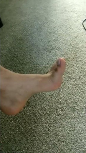 Huge Alpha Male Feet after Waking Up