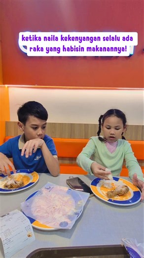 RAKA HABISIN MAKANAN NAILA! #fypage #viralshort #kakakadik #fypシ゚viral #lucu #fyp #anakmakan