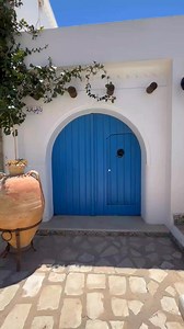 ‎✨Bienvenue à Dar Youssef, votre maison d’hôtes à Djerba ! 🏡 ‎ ‎Située dans la zone touristique de Djerba.📍 ‎ ‎À seulement 100 mètres de la plage Séguià.🌊 ‎ ‎À 5 km du centre-ville de Midoun. ‎ ‎À 4 km du parc Djerba Explore.🐊 ‎ ‎ ‎✨Dar Youssef se compose de : ‎ ‎✅2 maisons S 2 pour 6 personnes (idéales pour les familles ou groupes). ‎ ‎✅1 maison S 1 pour 4 personnes (parfaite pour un petit séjour confortable). ‎ ‎✅1 petit studio S 1 pour 2 personnes (intime et pratique). ‎ ‎Une piscine comm