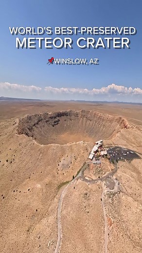 Located between Flagstaff and Winslow, you’ll come across the world’s best-preserved meteor crater. ☄ Known as the Barringer Crater, it’s the first proven meteor crater on Earth and it offers a unique window into the history of the planet we call home. #abc15 #meteorcrater #arizona #thingstodo #exploreaz #az365