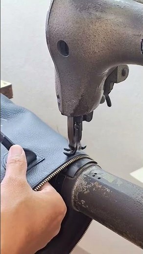 Leather Bag Zipper Sewing – Step 2 | Clean Finish Tutorial #leather #bags #sewing